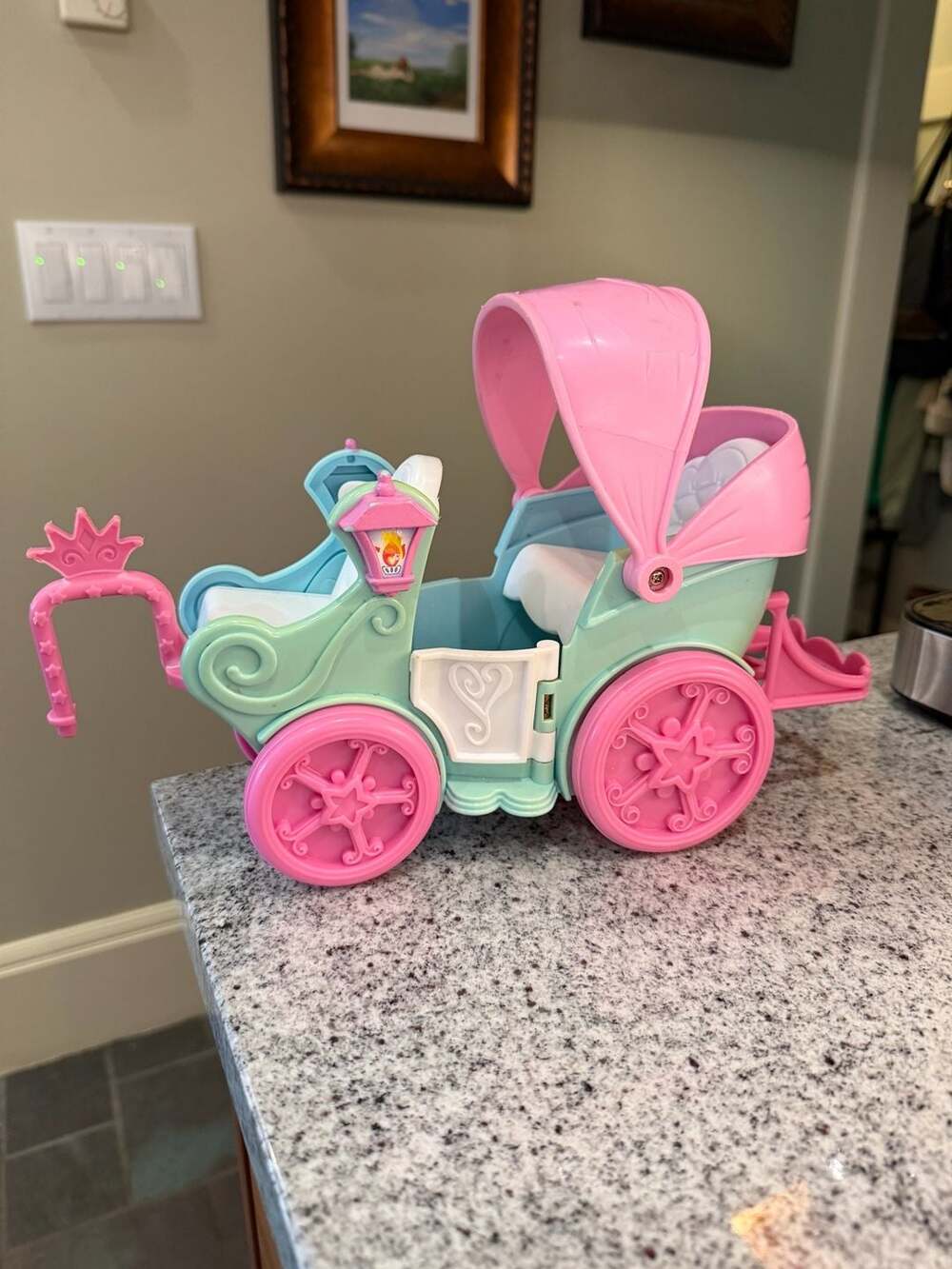 2008 Fisher-Price Little People Royal Princess Mia Carriage